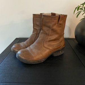 Keen Leather ankle bout, size 8